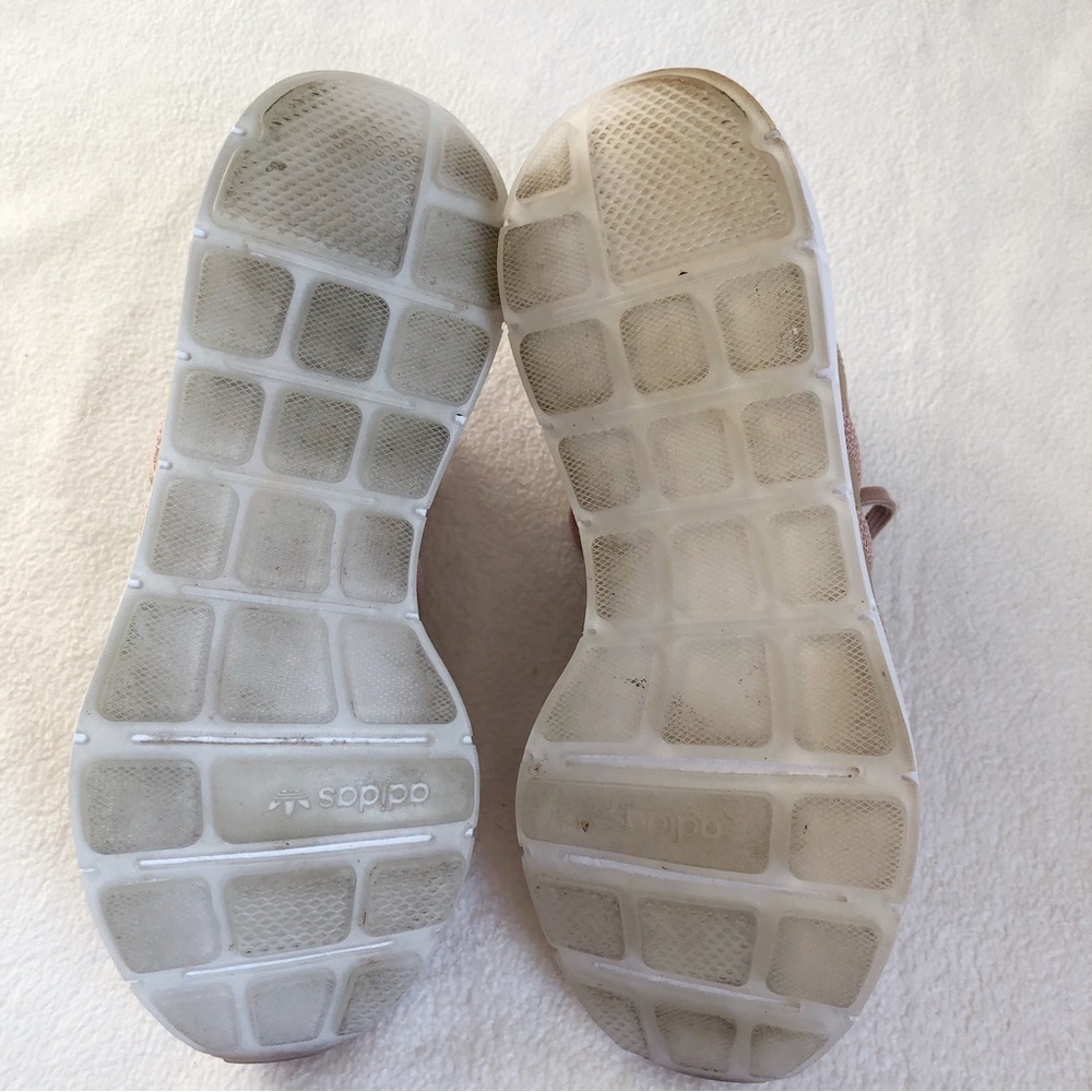 Adidas Swift Run Women’s Ashpea & White Sneaker Running Shoe, size 9 Medium - Picture 14 of 16